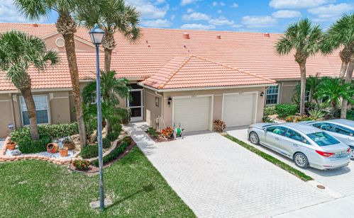 8425 Logia Cir, Boynton Beach FL 33472-7110 exterior