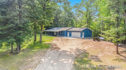 5124 Putnam Rd, Meskegon MI 49445-9500 exterior