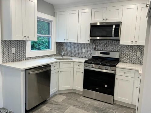 51 Leslie Pl, Irvington NJ  07111-1106 exterior