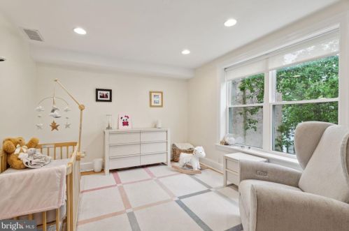 128 Bainbridge St, Philadelphia PA  19147-2402 exterior