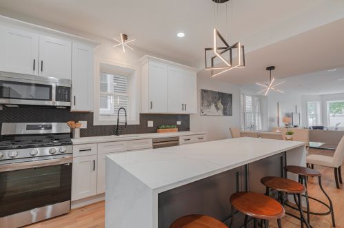 1624 Peterson Ave, Chicago IL  60660-2417 exterior