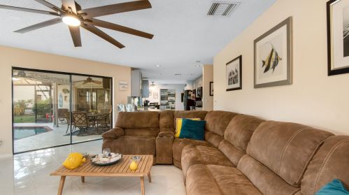 10235 Crosswind Rd, Boca Raton FL 33498-4739 exterior