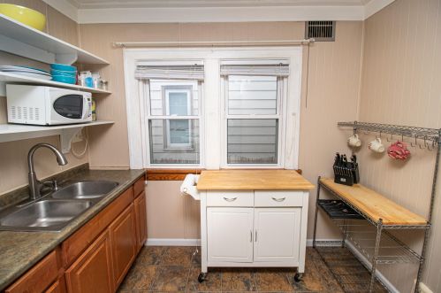 2040 70, Milwaukee WI 53223-2151 exterior