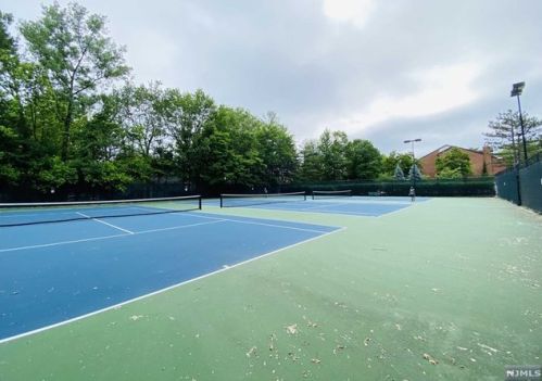 6 Millay Ct, Teaneck NJ  07666-6465 exterior