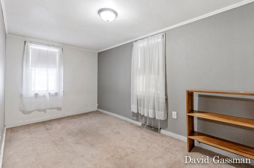 2386 Manahan Ave, Meskegon MI 49444-2666 exterior