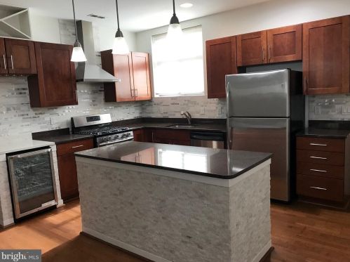 623 10th St, Philadelphia PA  19147-1917 exterior