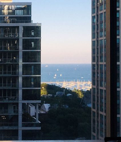 8 Randolph St, Chicago IL  60601-3622 exterior