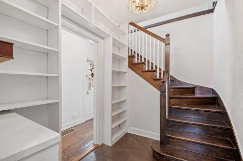 6521 Ponchartrain Blvd, Chicago, IL 60646-2724