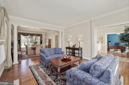 7001 Highland Mdw Ct, Alexandria VA 22315-3963 exterior