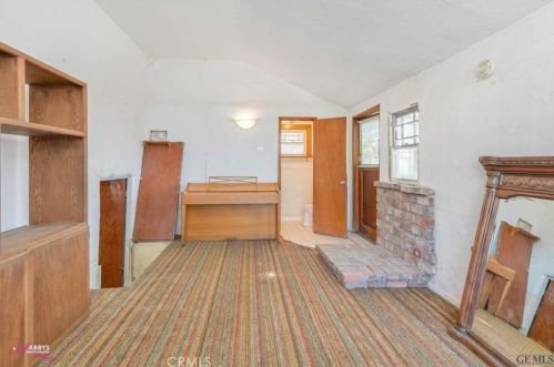 2400 Pacific Dr, Bakersfield CA 93306-4158 exterior