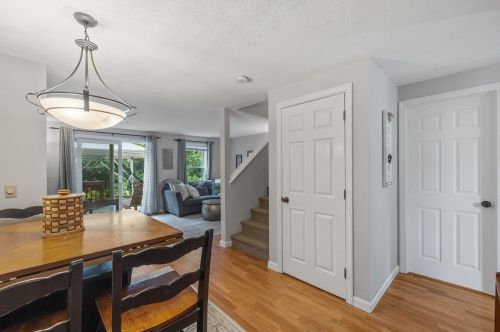 18 Great Fls Dr, Concord NH 03303-1594 exterior