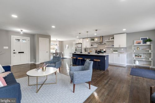 14409 Butternut Ct, Rockville MD 20853-2324 exterior