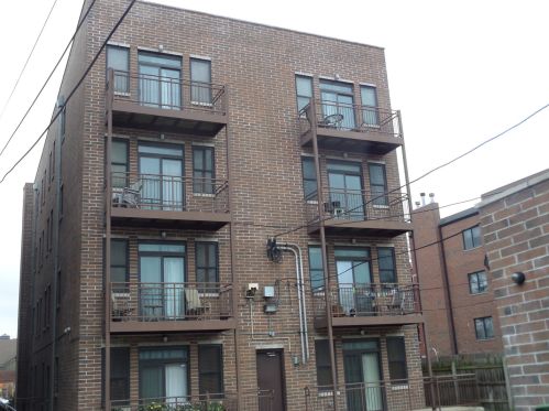 4051 Michigan Ave, Chicago IL 60653-2284 exterior