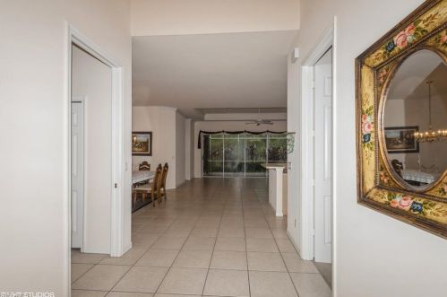 9621 Deepwater Ct, Naples FL 34109-0786 exterior
