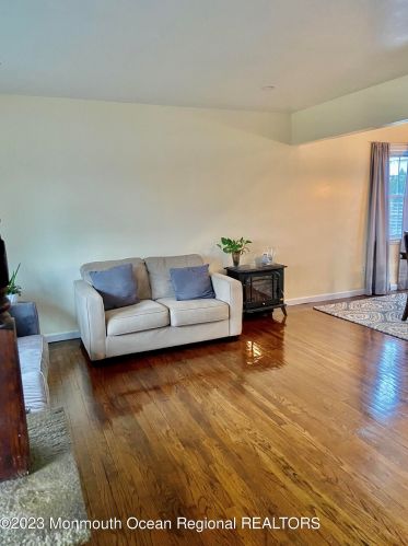 405 Barton Ave, Point Pleasant Beach NJ  08742-2115 exterior