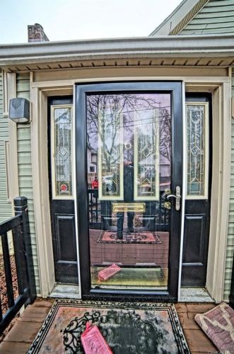 6 Hoffman St, Middletown, NY 10940-5218