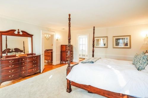 33 Bettswood Rd, Norwalk CT 06851-5123 exterior