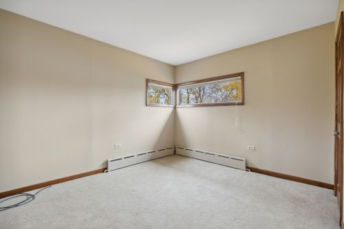 9022 Rockwell Ave, Chicago IL 60805-1314 exterior