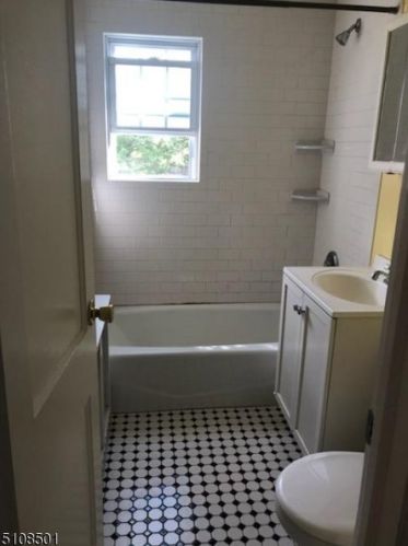 506 Lincoln Park, Cranford NJ  07016-3124 exterior