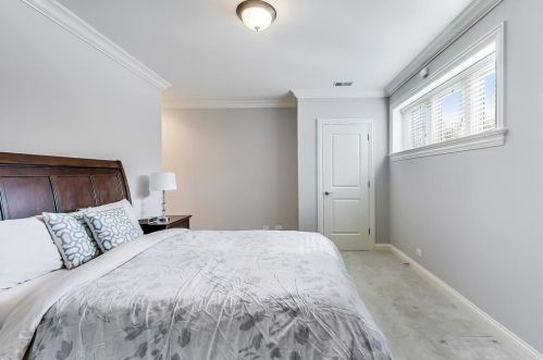 2236 Fletcher St, Chicago IL 60634-4033 exterior