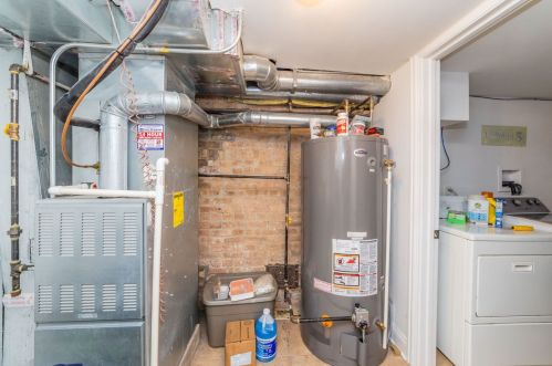 7350 Bennett Ave, Chicago IL 60649-4621 exterior