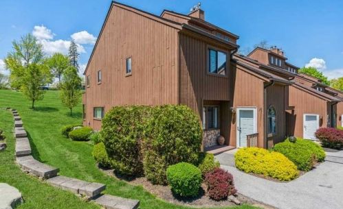 1501 Scenic Ln, Poughkeepsie, NY 12603-6978