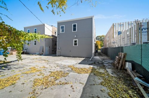 1908 5 Ave, Broadview IL 60153-3203 exterior