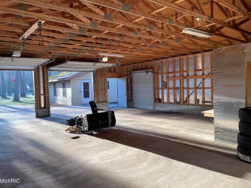 2087 Whitehall Rd, Meskegon MI 49445-1043 exterior