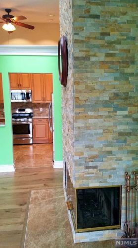 620 Plum Ter, Mahwah NJ  07430-3441 exterior