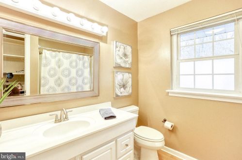 901 Rhue Haus Ln, Hummelstown PA 17036-9747 exterior