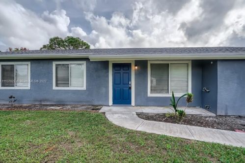 2029 Hideaway Cir, Fort Pierce, FL 34952-4801