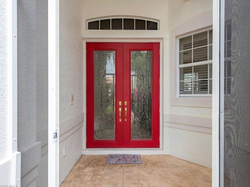 570 Eagle Creek Dr, Naples, FL 34113-8016