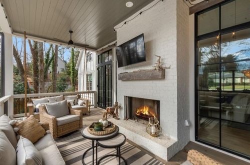 4181 Brookview Dr, Atlanta GA 30339-4605 exterior