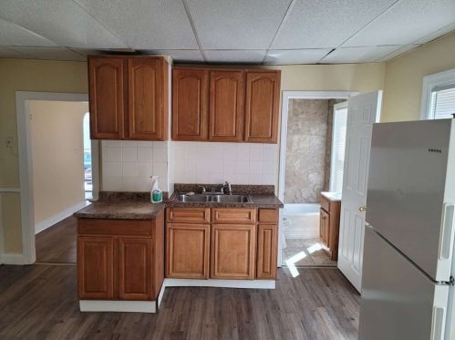 12 Elizabeth St, Worcester MA 01605-2951 exterior