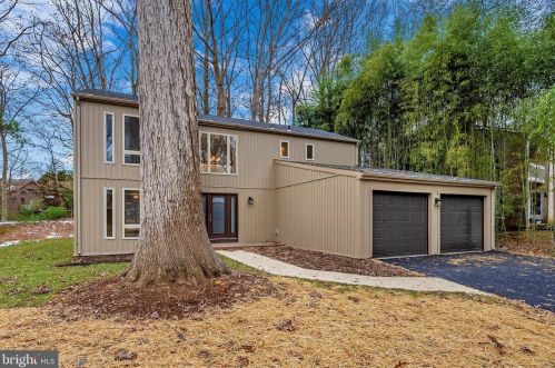 10402 Great Arbor Dr, Rockville MD  20854-4215 exterior