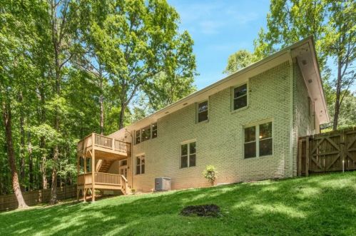 120 Finchley Ct, Atlanta GA  30328-2034 exterior