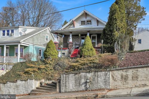 32 Jackson St, Primrose, PA 17901-3652