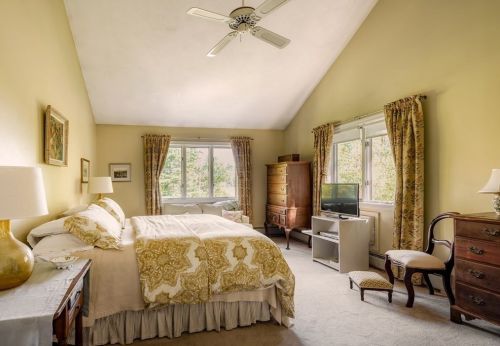 239 Argilla Rd, Ipswich MA 01938-2615 exterior