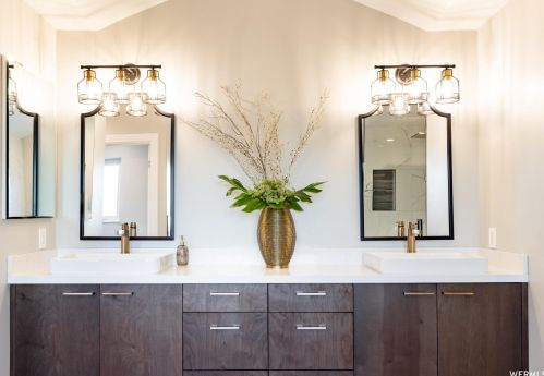 9093 Cyn Gate Cir, Sandy UT 84093-3807 exterior