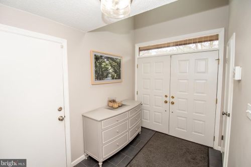 607 Sayre Dr, Princeton NJ 08540-5859 exterior