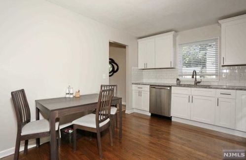 7 Lawrence Ave, Dumont NJ  07628-2708 exterior