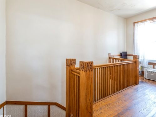 5713 Giddings St, Chicago IL 60630-3106 exterior