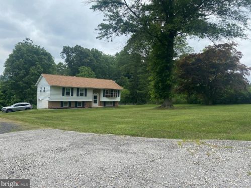 1675 Hanover St, Pottstown, PA 19465-8613