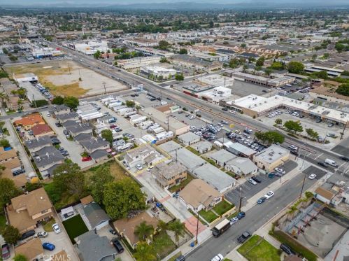 9735 Rose St, Bellflower CA 90706-6376 exterior