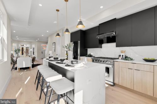 304 T St, Washington DC 20001-1842 exterior