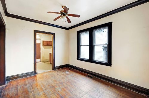 718 50th Pl, Chicago IL 60609-5155 exterior