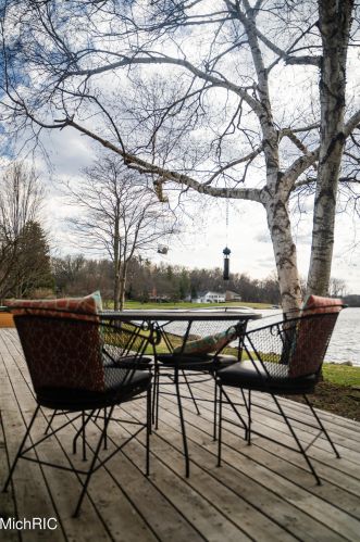 4206 Lk Frst Dr, Kalamazoo MI 49008-3309 exterior