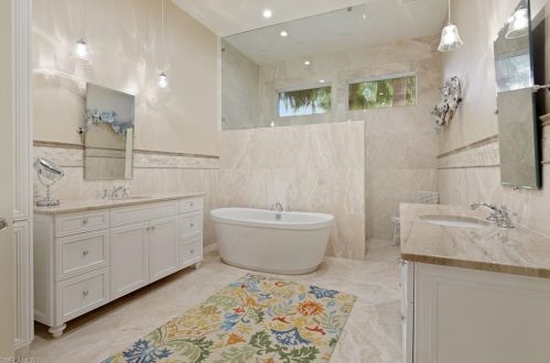 8808 Ln Palma Ln, Naples FL 34108-7755 exterior