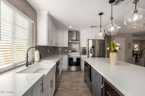 11605 37 Pl, Phoenix AZ 85050-2699 exterior