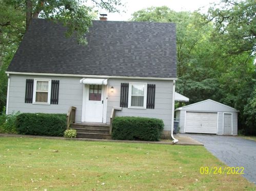 911 Spencer St, Joliet, IL 60433-2530